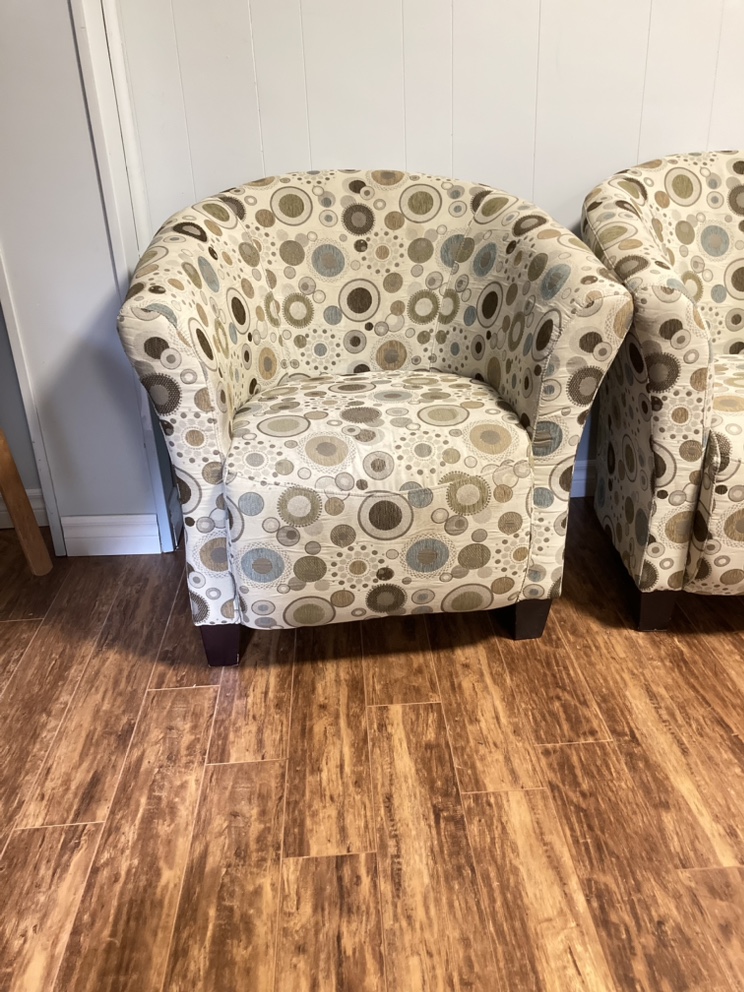Two Swivel Chairs - photo 3