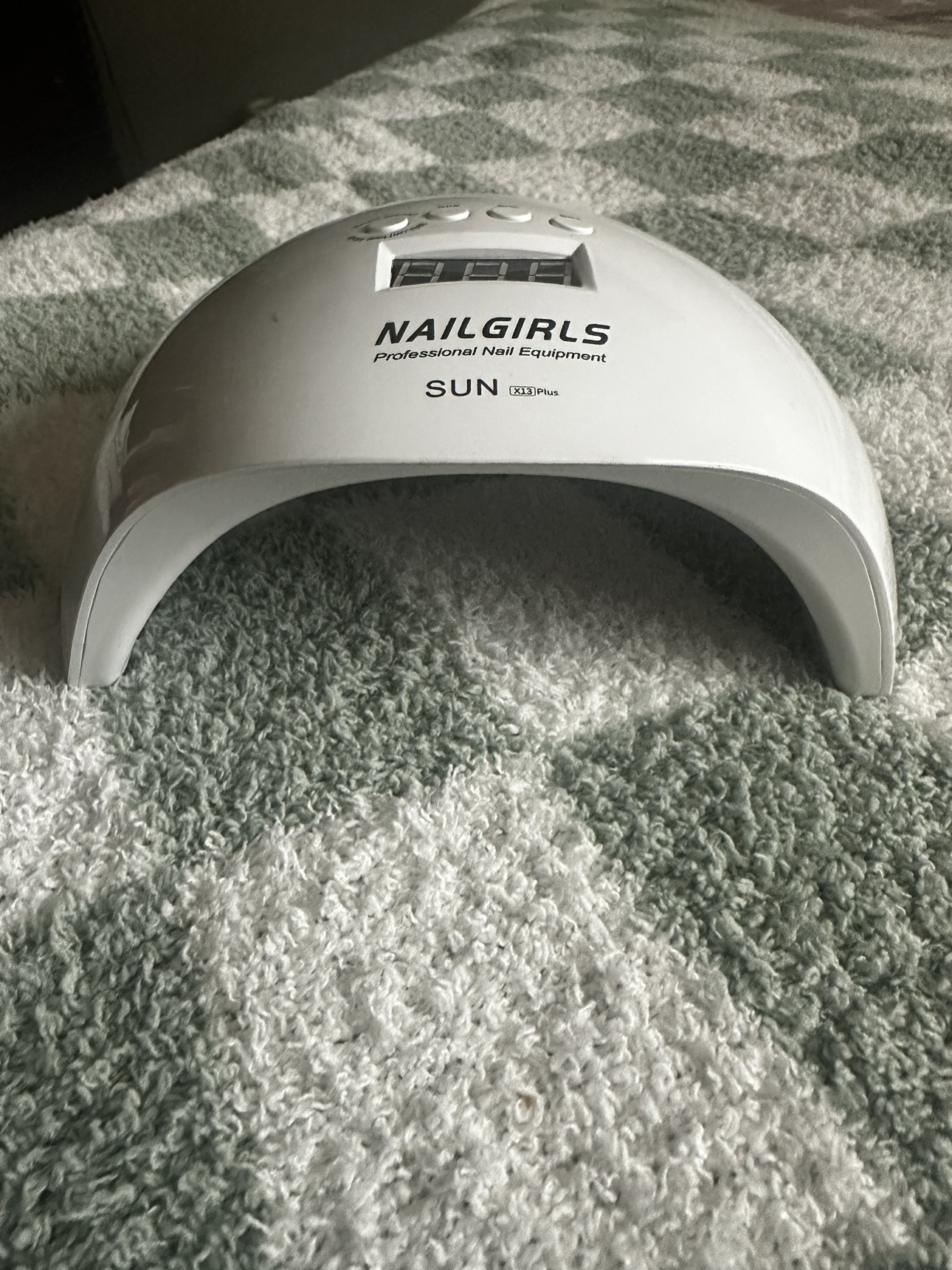 Gel polish and lamp - photo 3