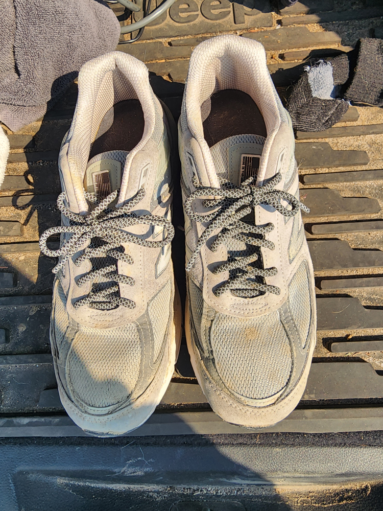 New Balance 990 Grey Running Shoes thumbnail