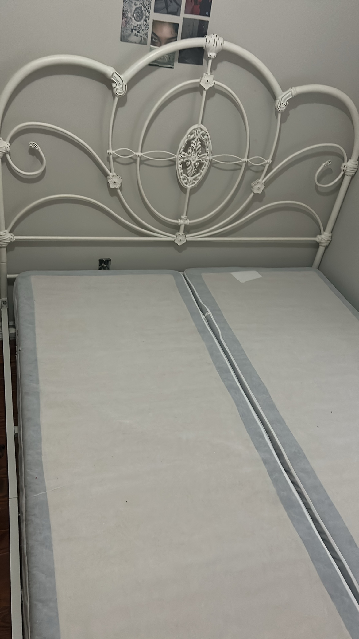 Queen bed frame - photo 2