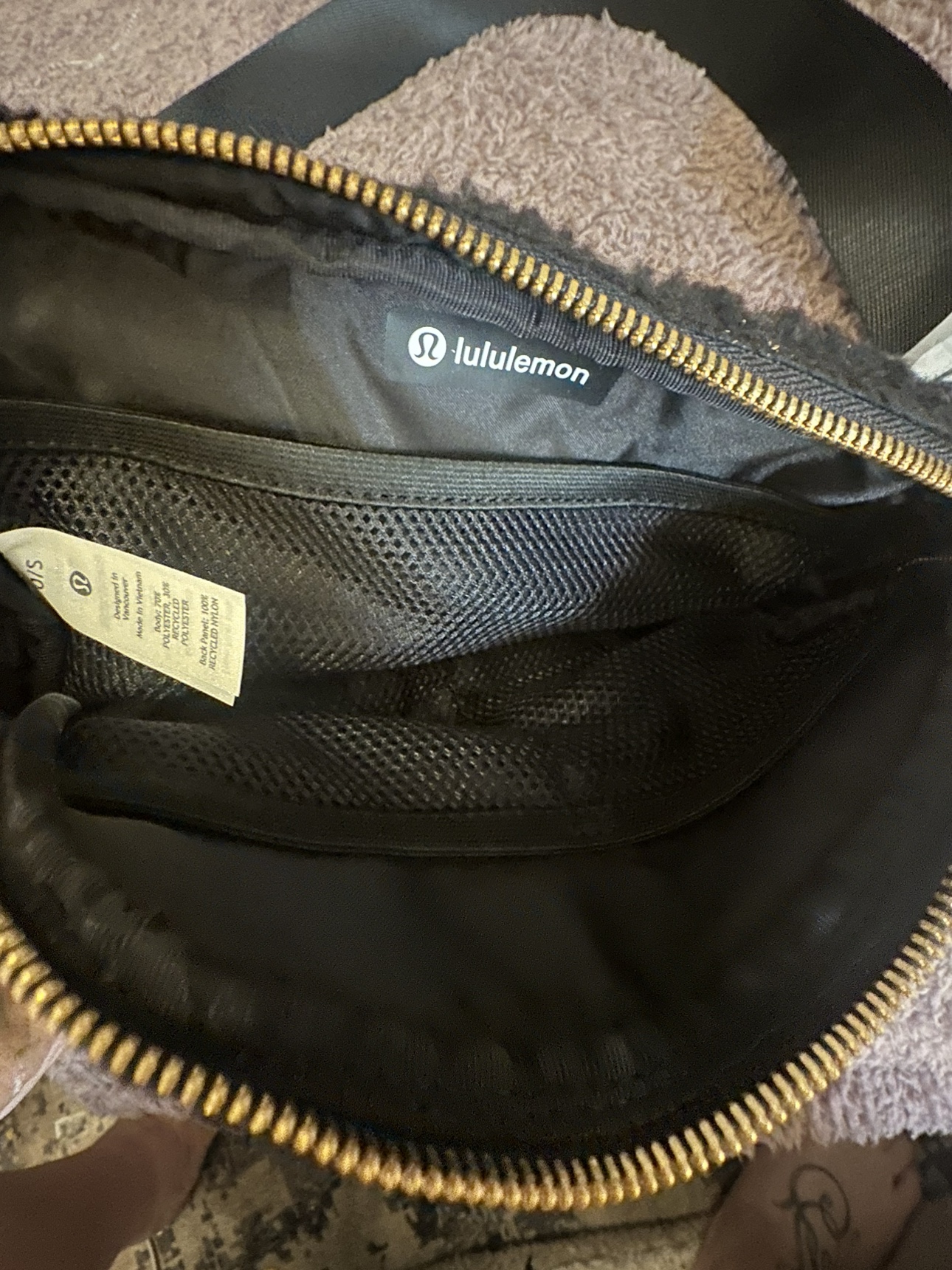 Brand new Lululemon Belt Bag black fleece o/a - photo 3