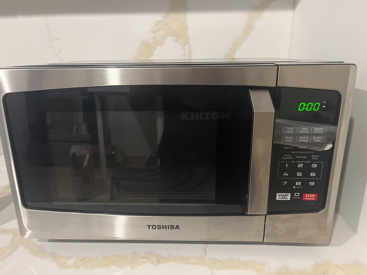 Toshiba Microwave - used 1x
