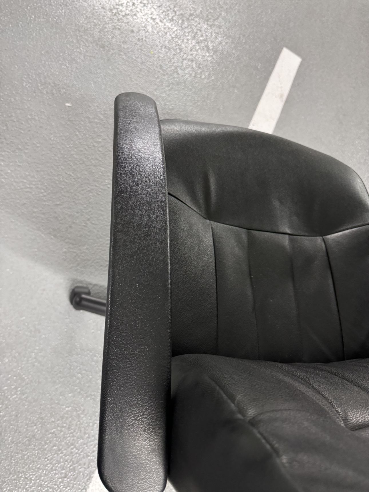 Office chair near perfect condition - photo 4