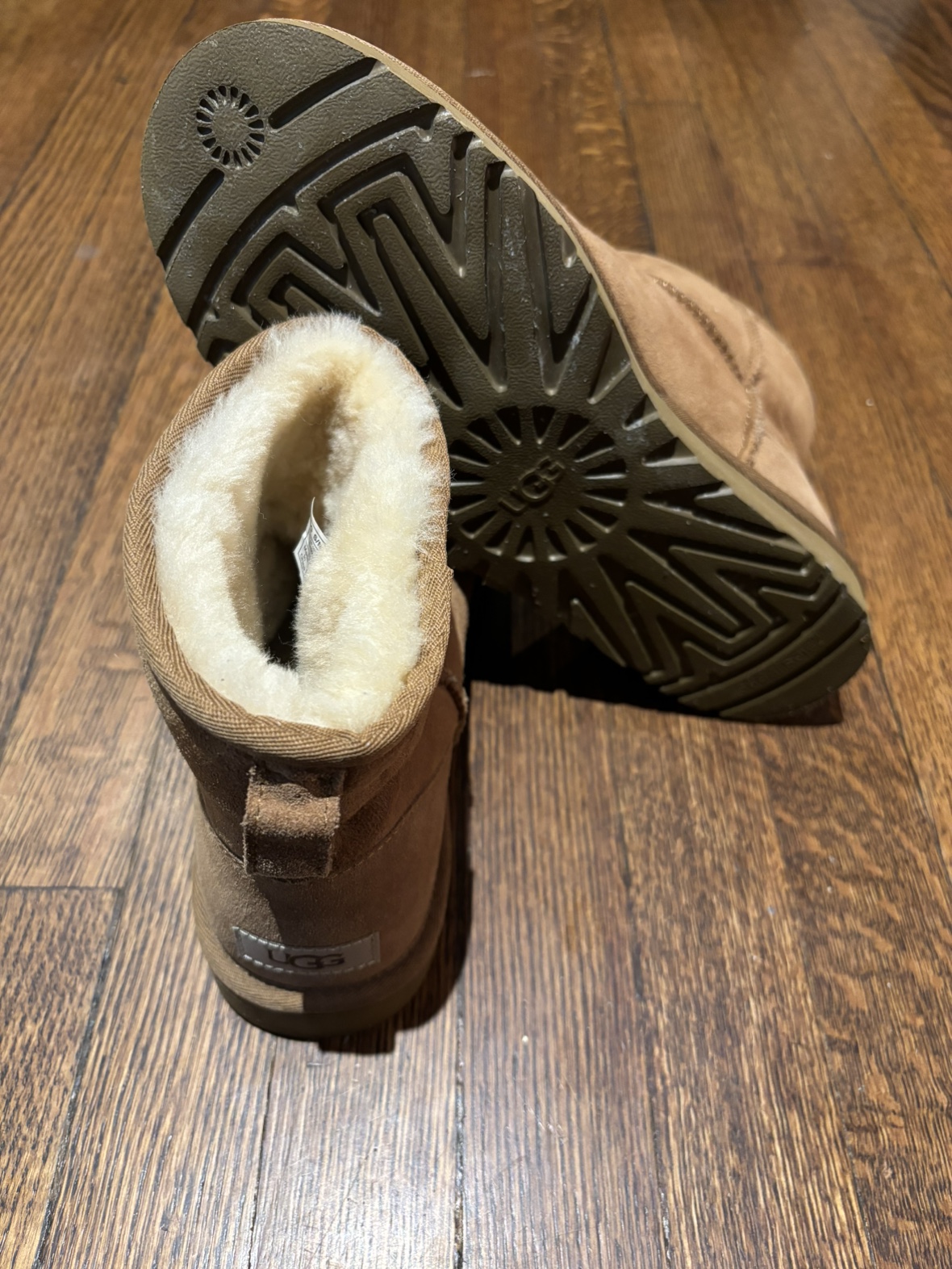 UGG Classic Mini Boots image indicator(4)