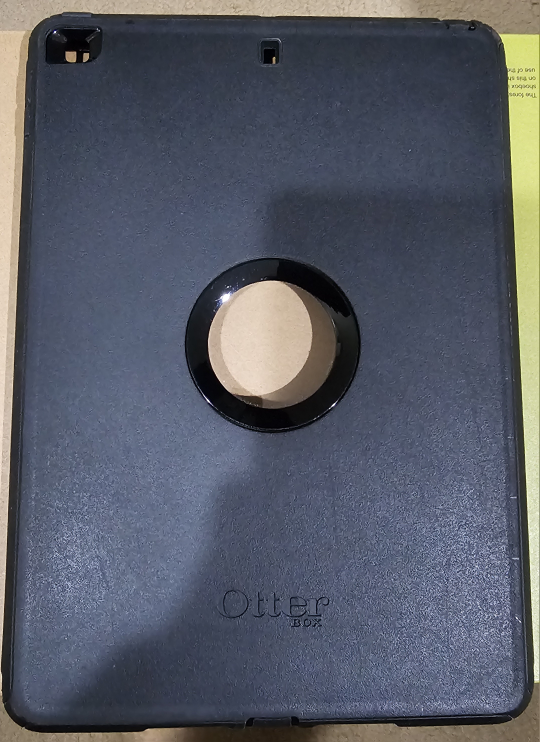 Ipad 7th generation 128GB With WiFi and Cellular + 2 Cases image indicator(4)