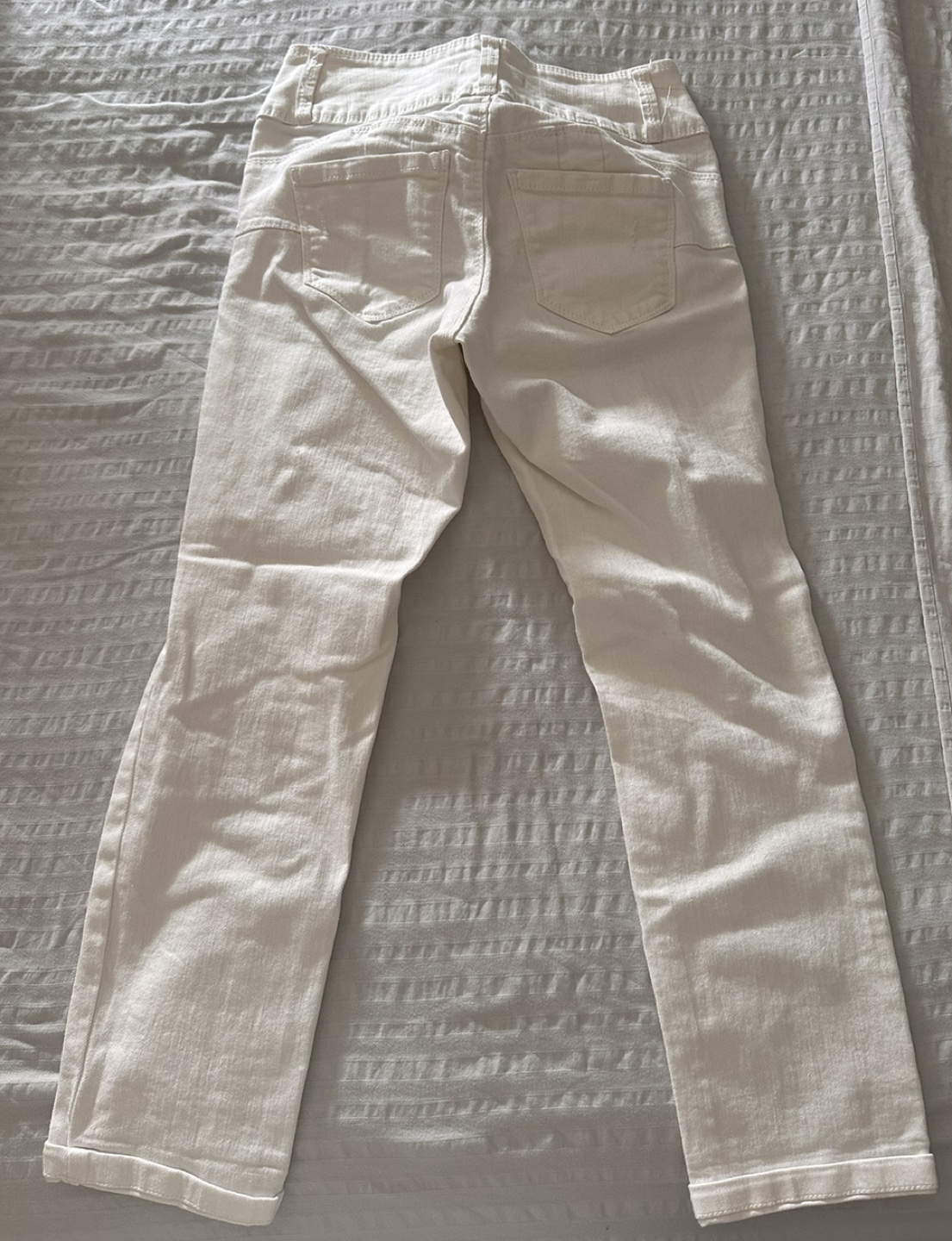 Mid rise white blue notes denim pants image indicator(4)