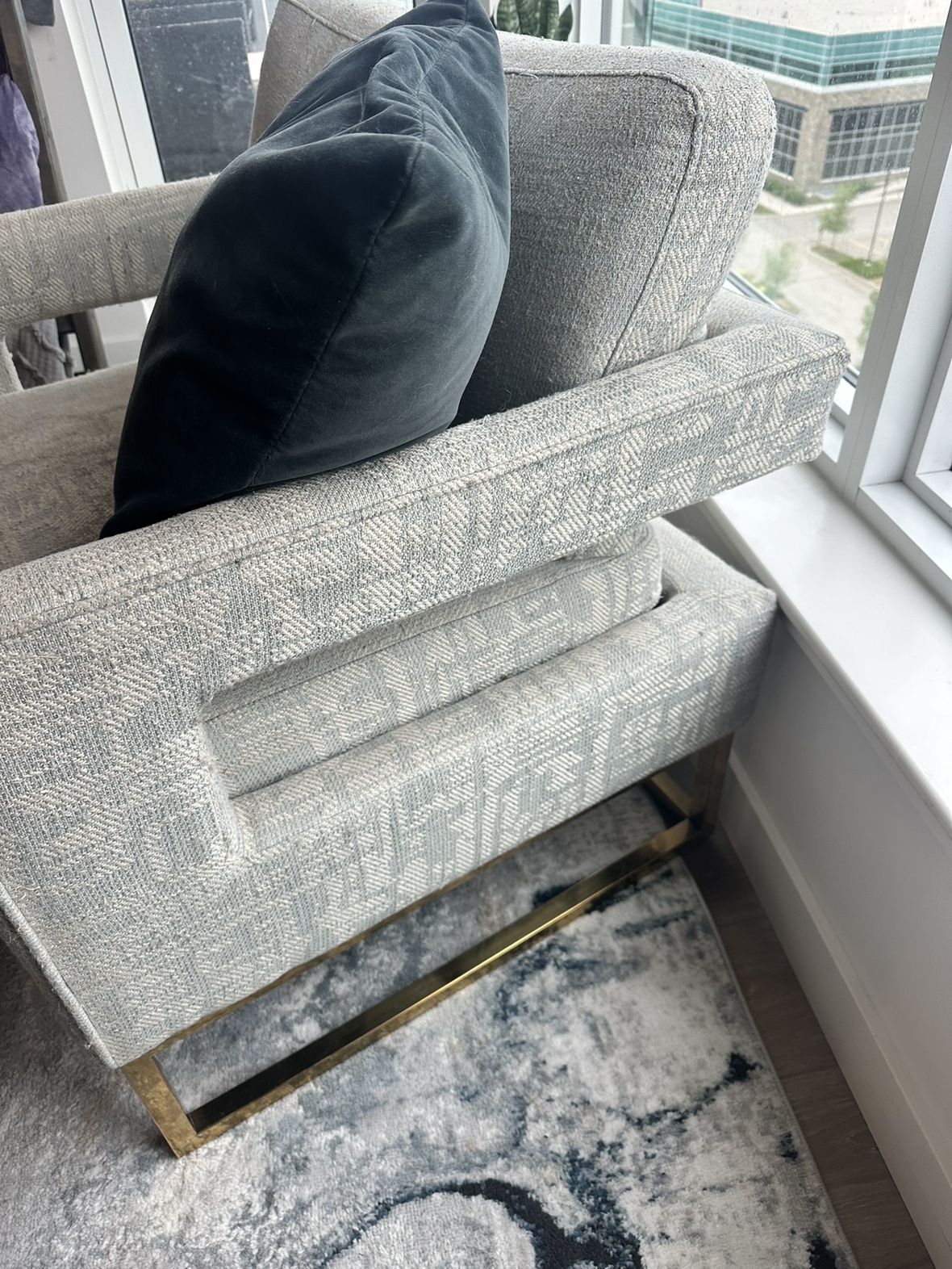 Accent chair with Gold Legs - photo 2