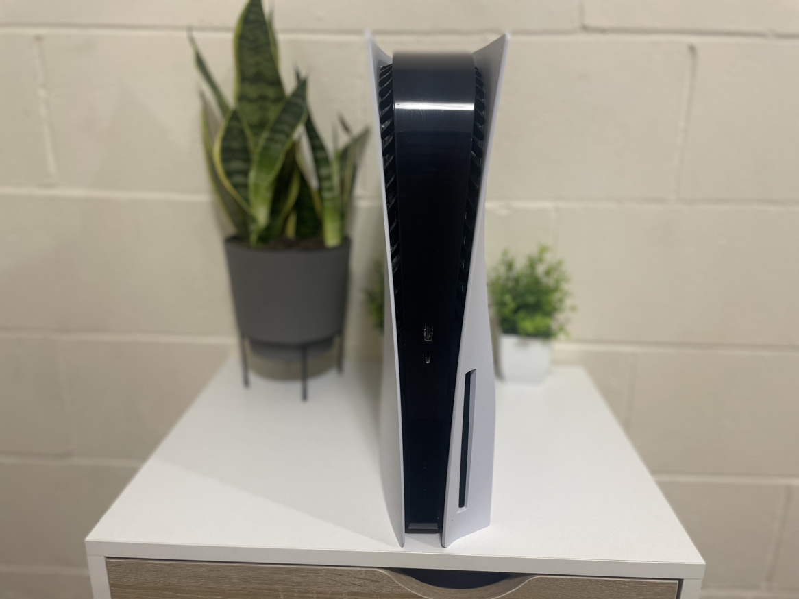 Mint PS5 Disc Version - 1TB with Controller & Accessories