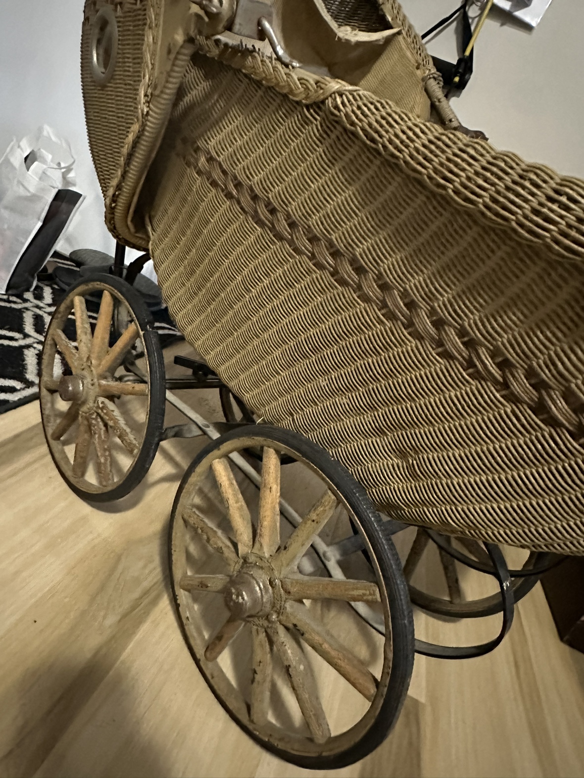 Wicker Baby Carriage - photo 3