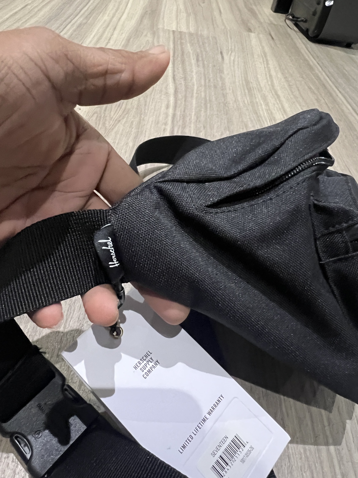 Herschel Supply Co. Fanny Pack brand new - photo 3