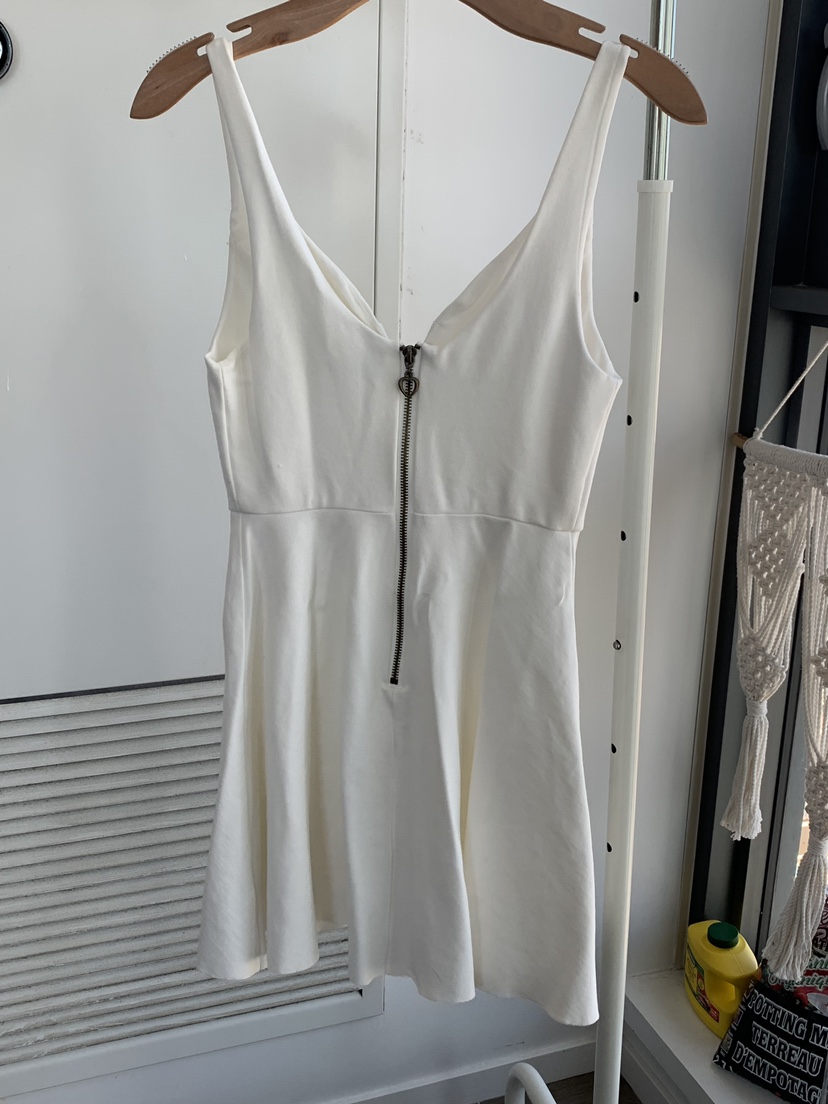 🪩White Flare Dress 🤍 image indicator(4)