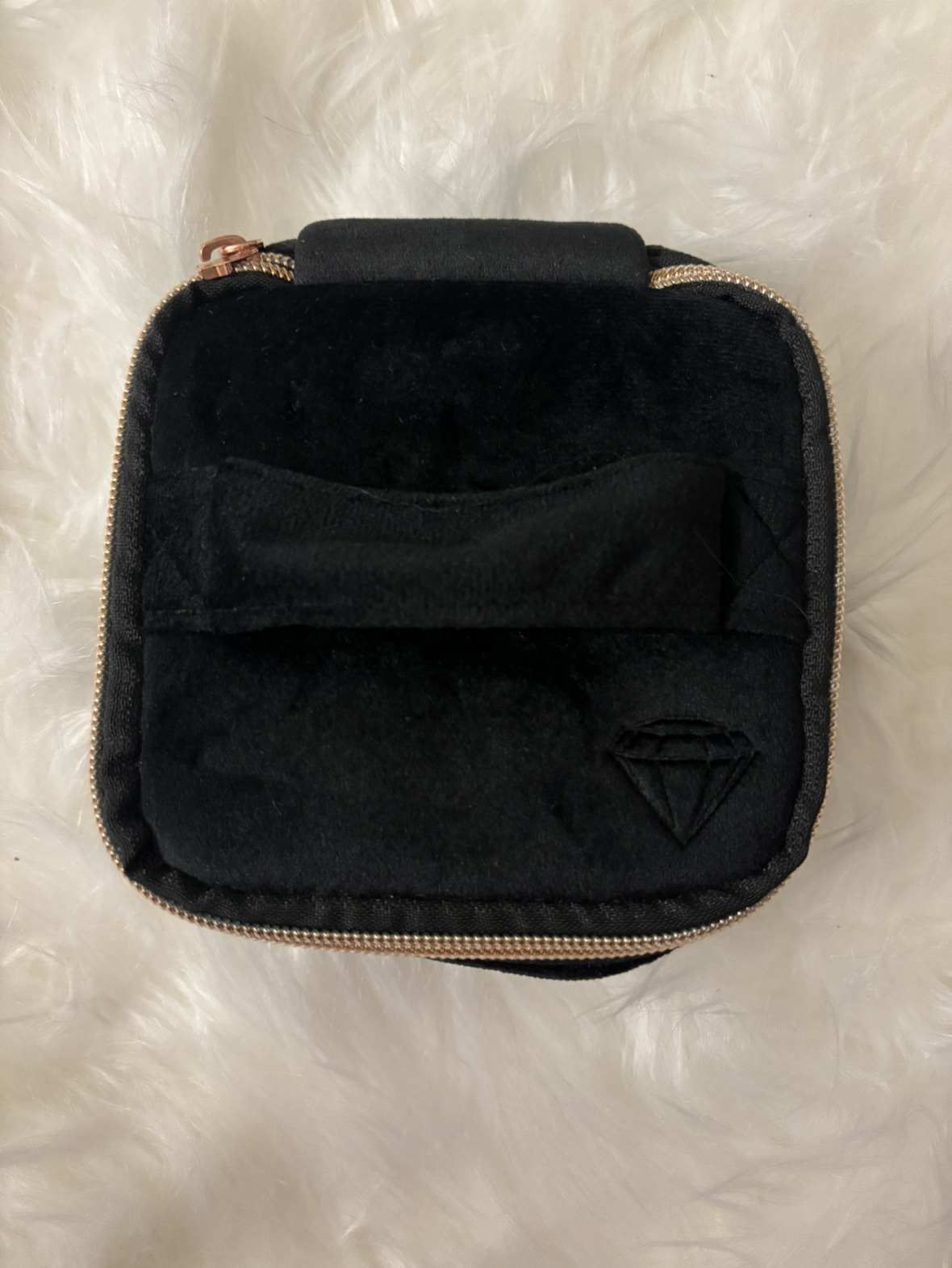 Brand New Black Jewelry Travel Pouch thumbnail