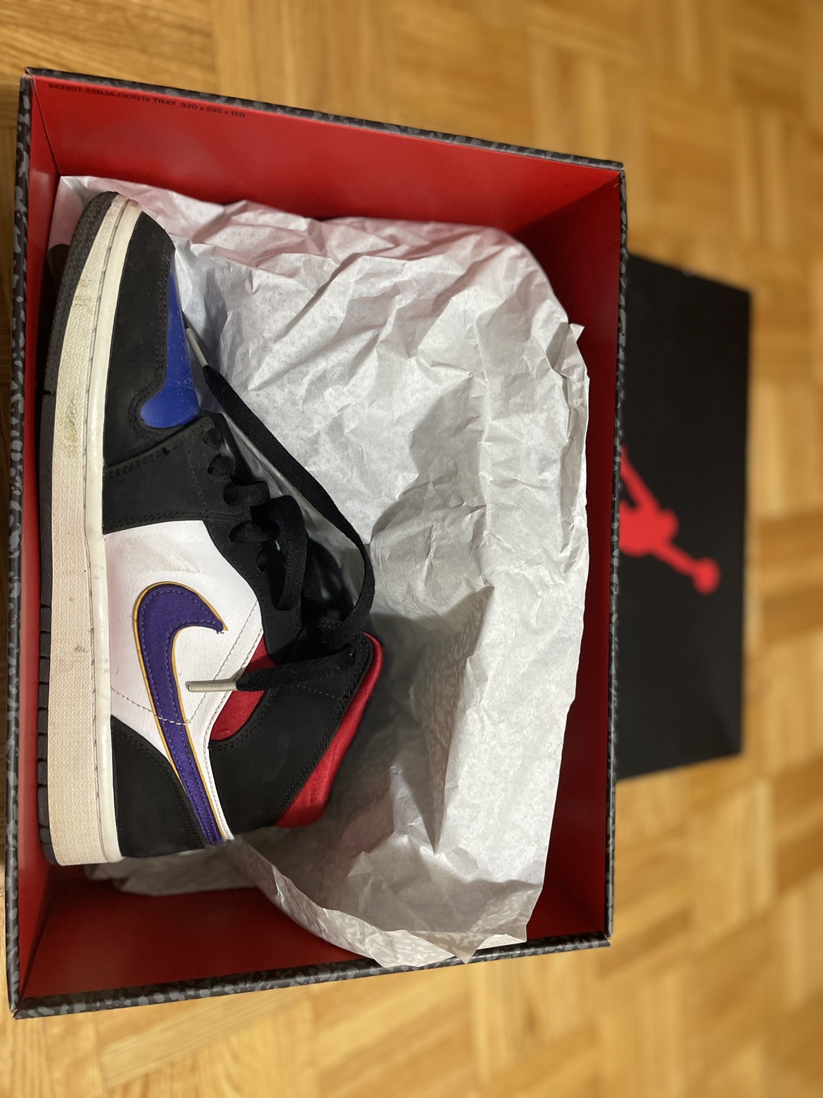 Air Jordan 3 Retro image indicator(5)