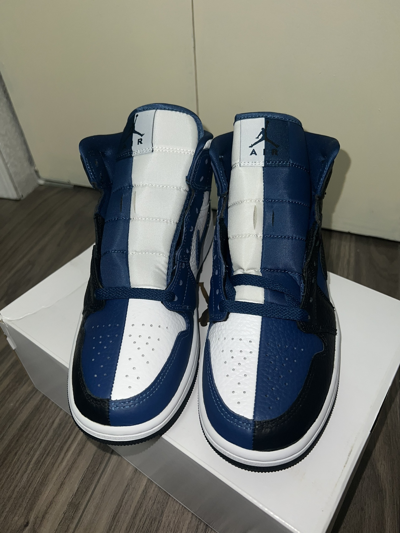 Air Jordan 1 Mid SE (SPLIT) - photo 2