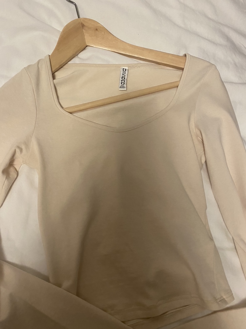H&M long sleeve image indicator(2)