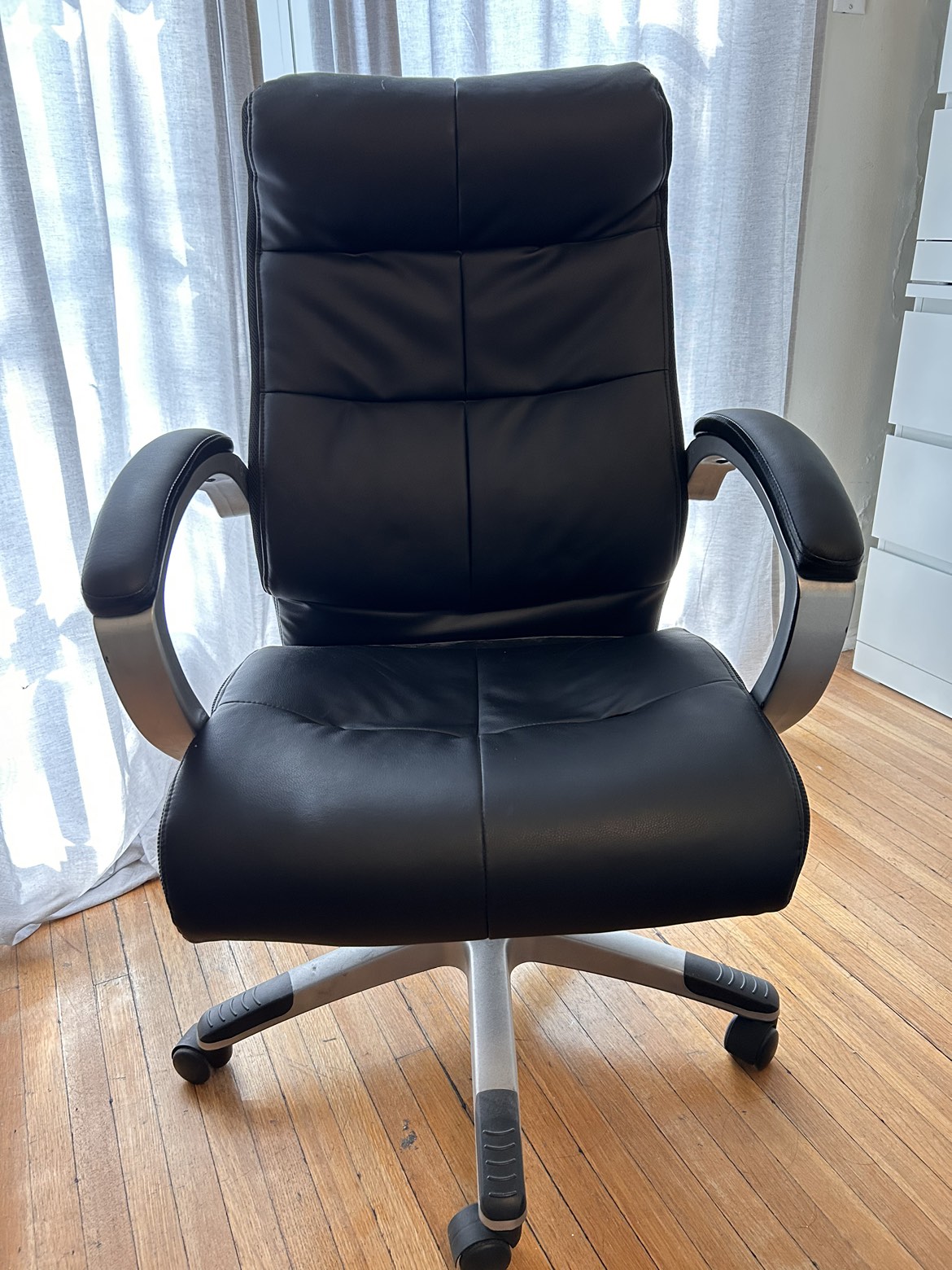 Rolling office chair
