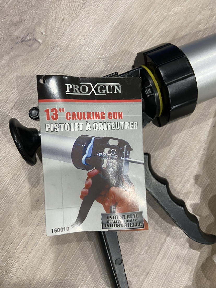 Caulking sausage gun plus tips - photo 3