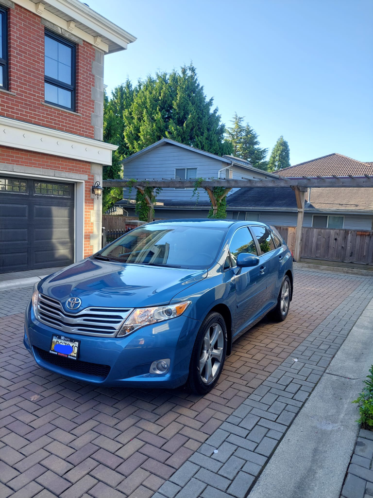 2009 Toyota Venza AWD 3.5L V6  excellent condition