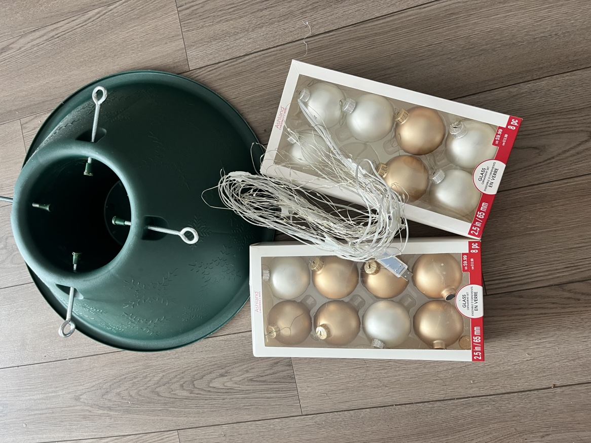 Christmas tree stand + decorations - photo 3