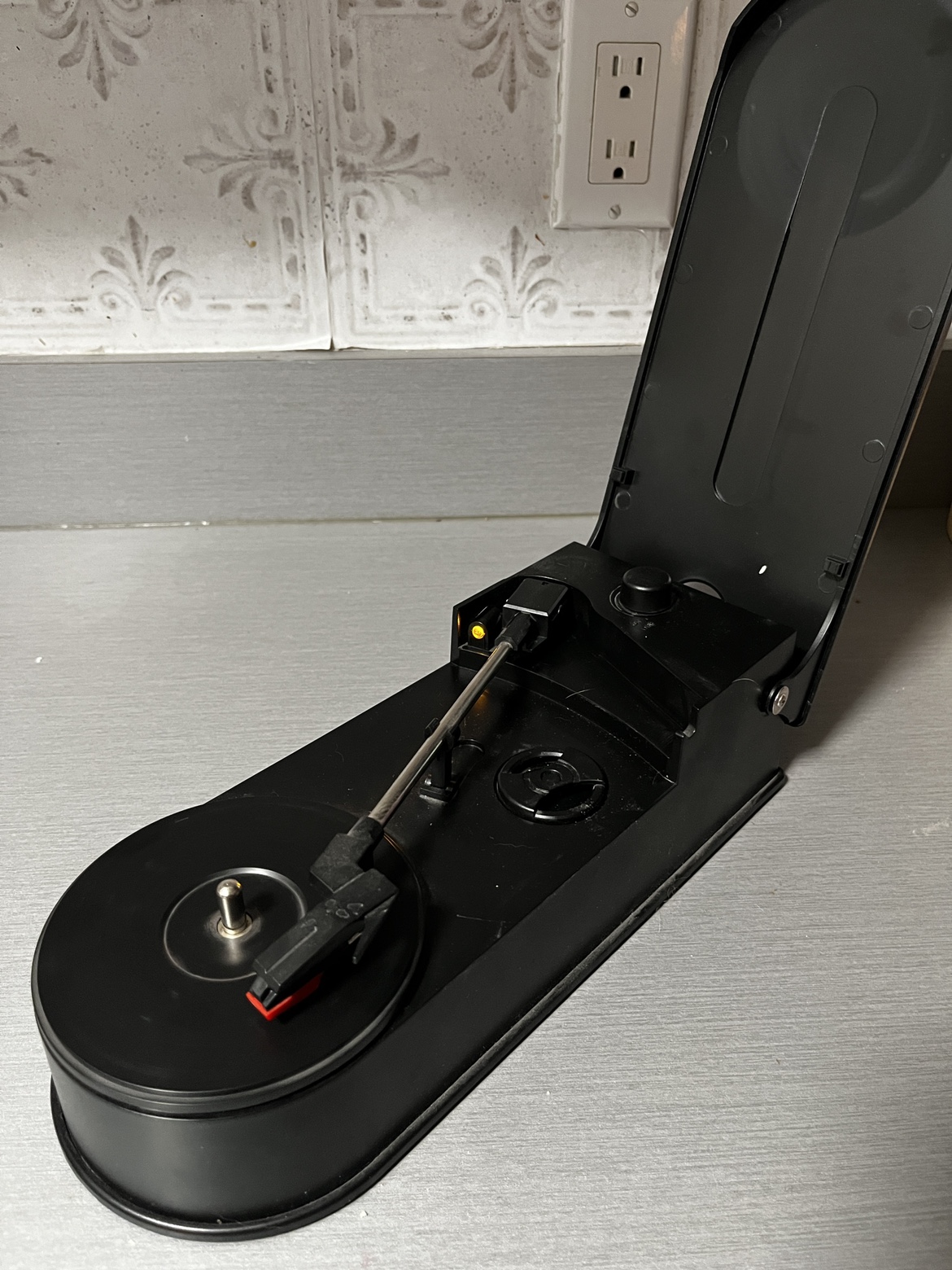 Sylvania Portable Record Player - photo 3