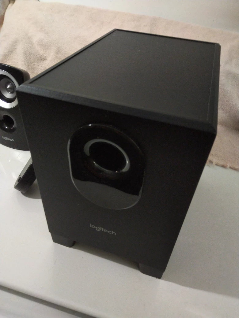 z313 Logitech 2.1 speakers subwoofer, full range audio 3.5mm image indicator(3)