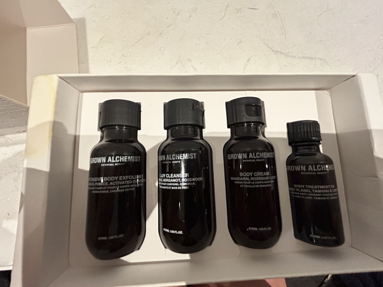 Grown alchemist body travel kit image indicator(2)