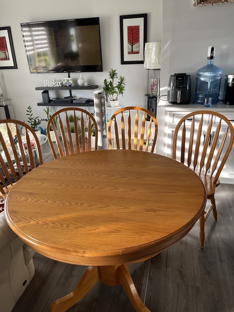 Dinin Table + 4 Chairs thumbnail