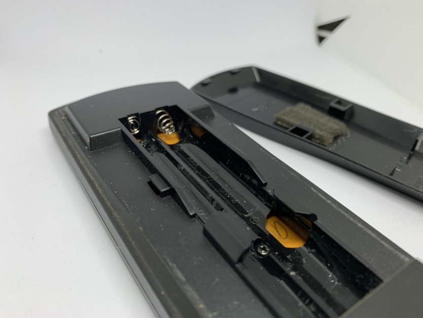 OEM Yamaha RAV254 Remote Control WE45870 image indicator(3)