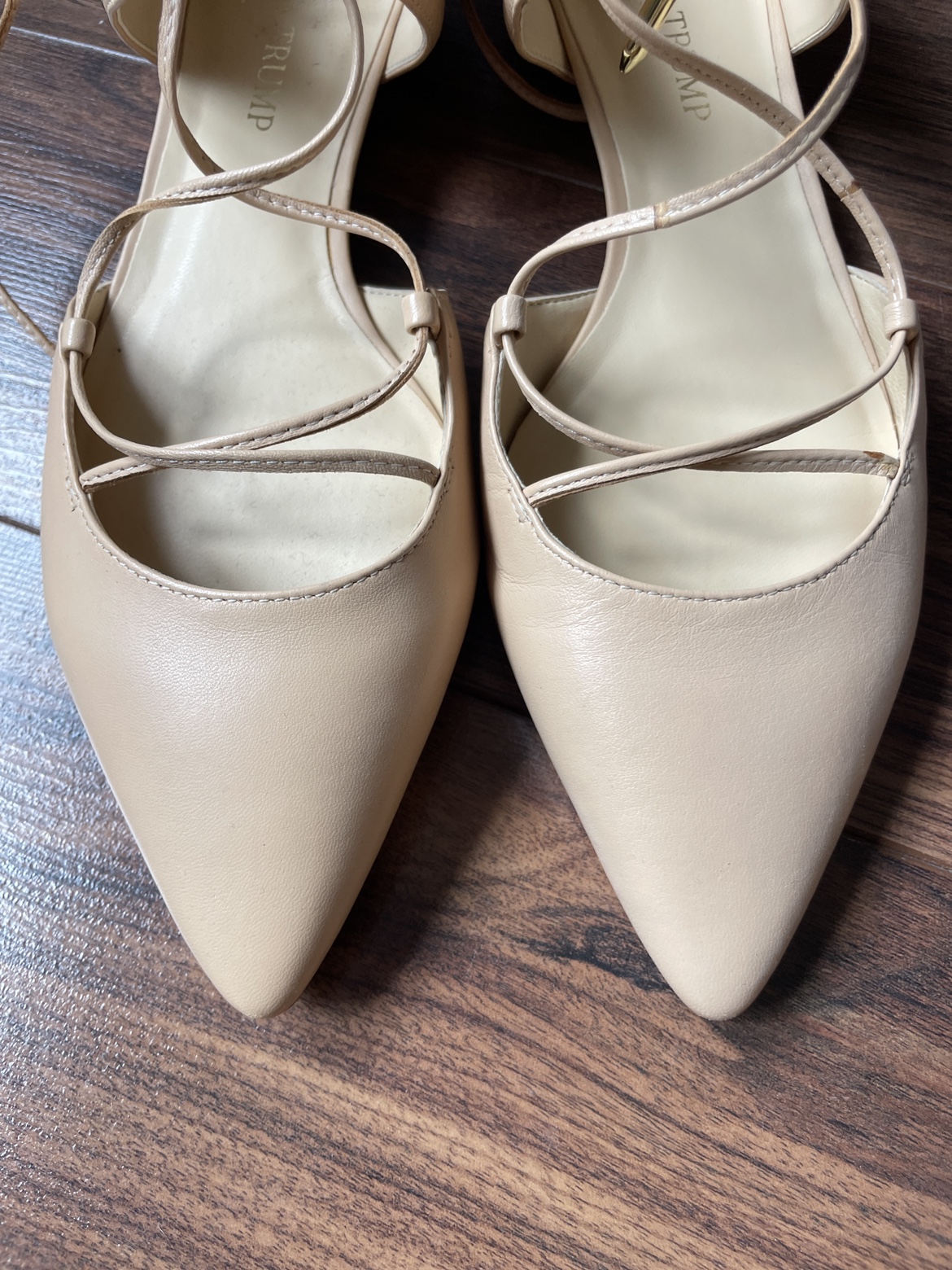 Ivanka Trump tan shoes image indicator(2)