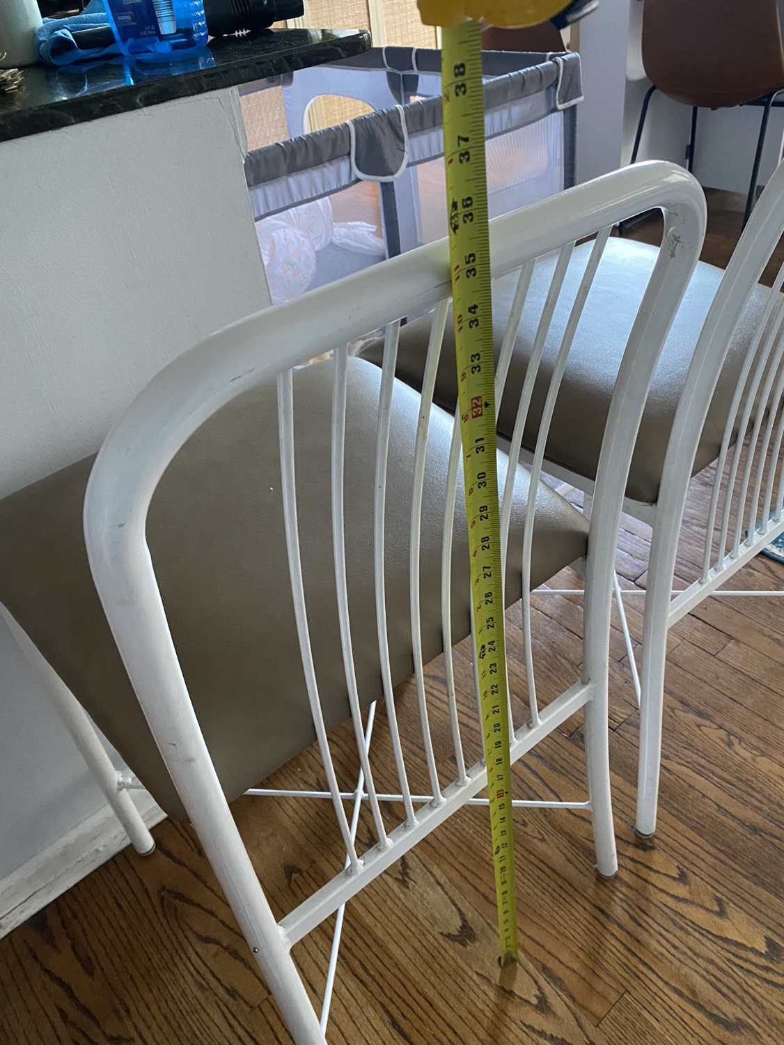 2 bar stools - photo 4