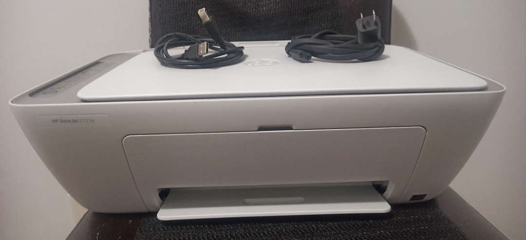 Urgent Sale - HP Deskjet 2723e  Printer+colour ink +50 A4 pages image indicator(5)