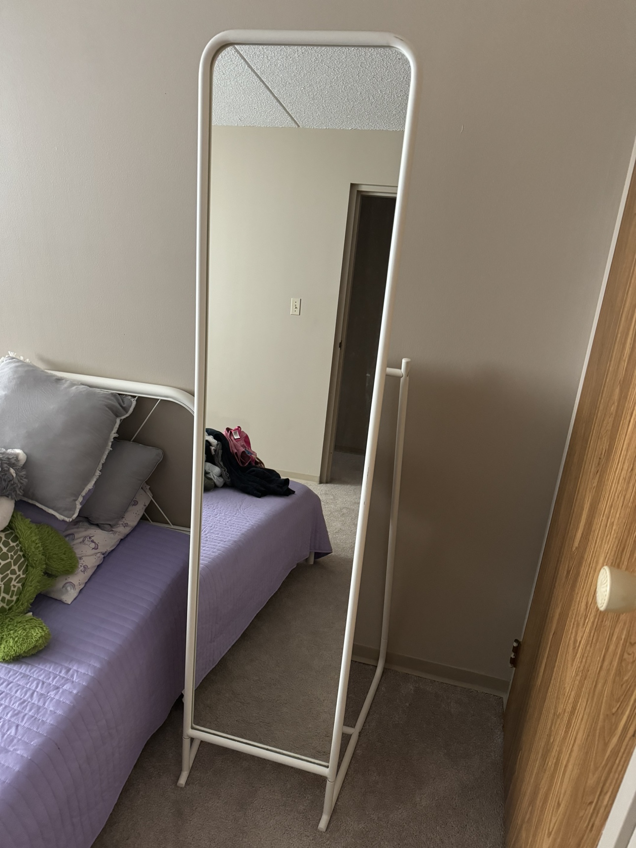 Standing mirror