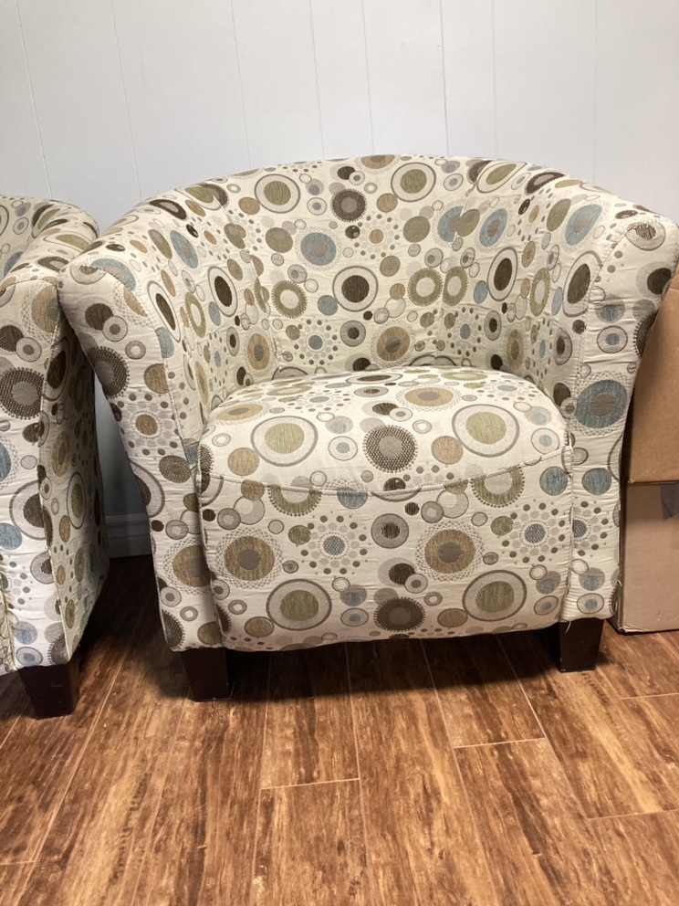 Two Swivel Chairs - photo 2