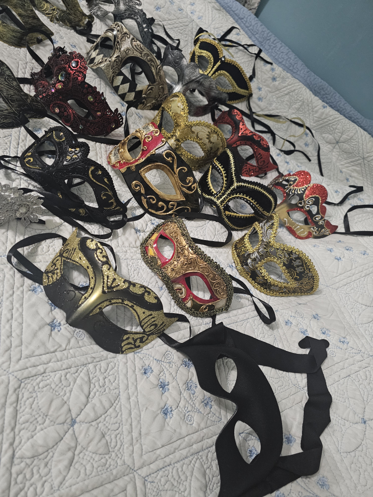 30 Quality Venetian Masquerade Masks - photo 3