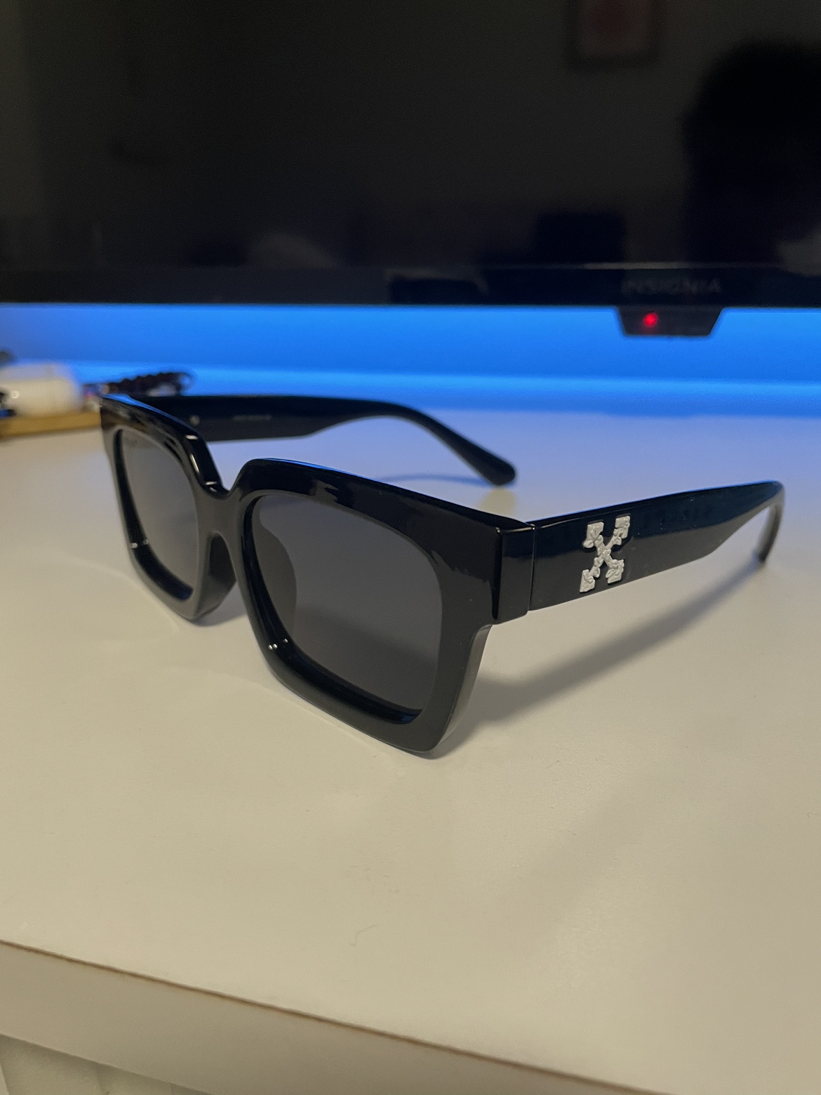 Off White Sunglasses thumbnail
