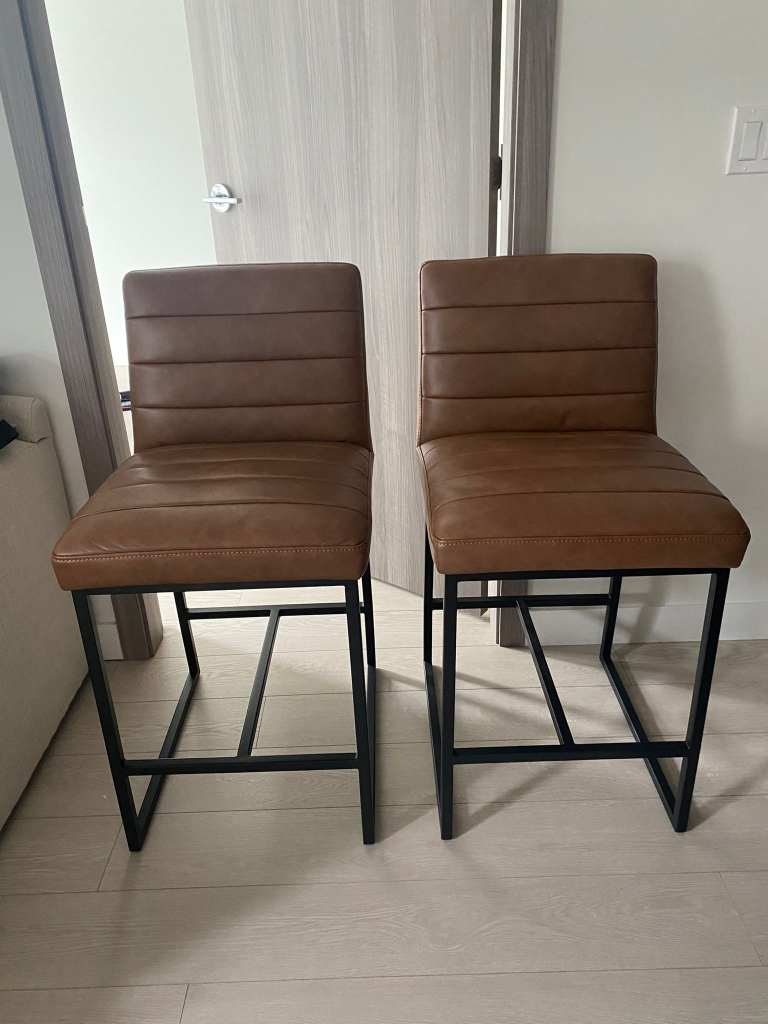 2 Counter Stools