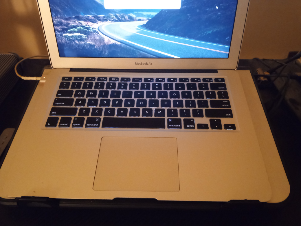 MacBook Air 13-inch, Early 2014 - photo 2