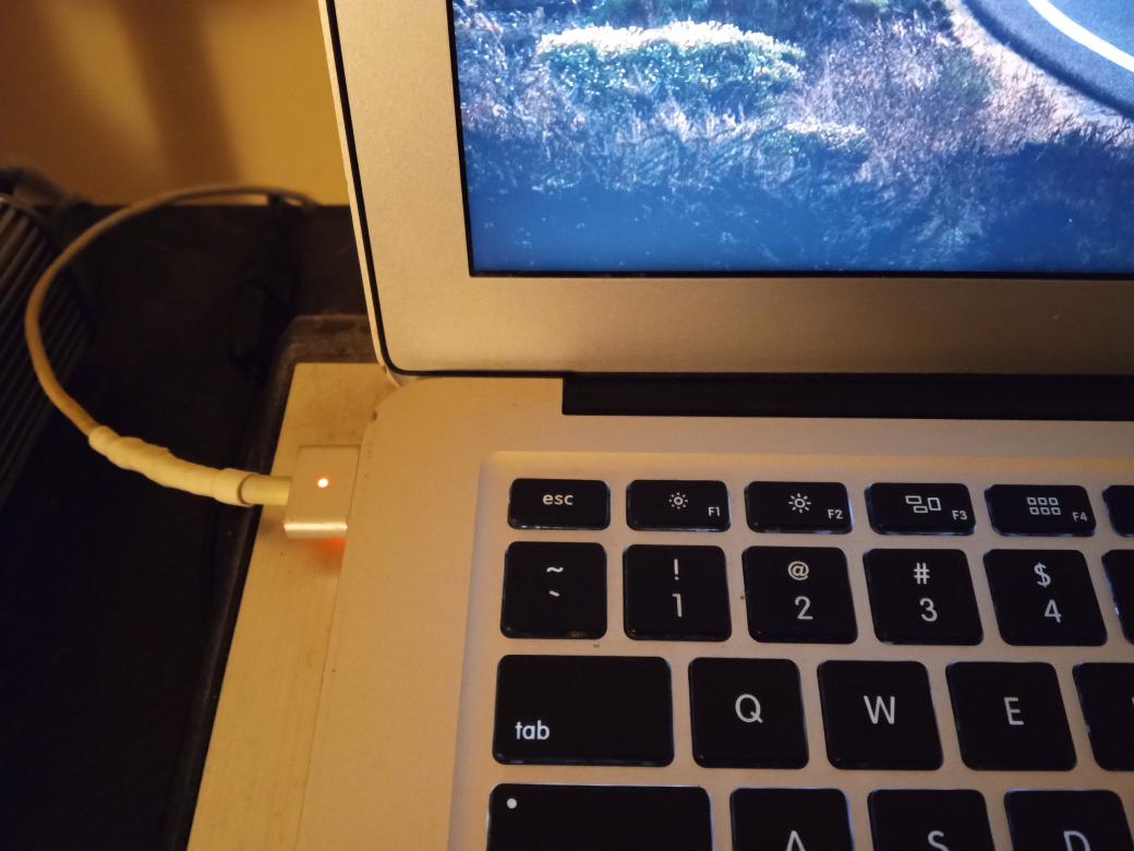 MacBook Air 13-inch, Early 2014 - photo 3