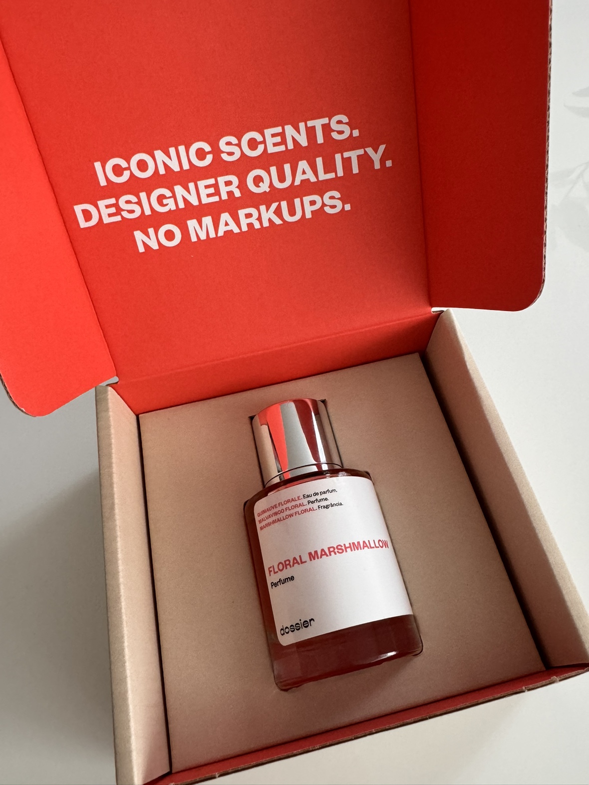 Dossier “Floral Marshmallow” Perfume image indicator(2)