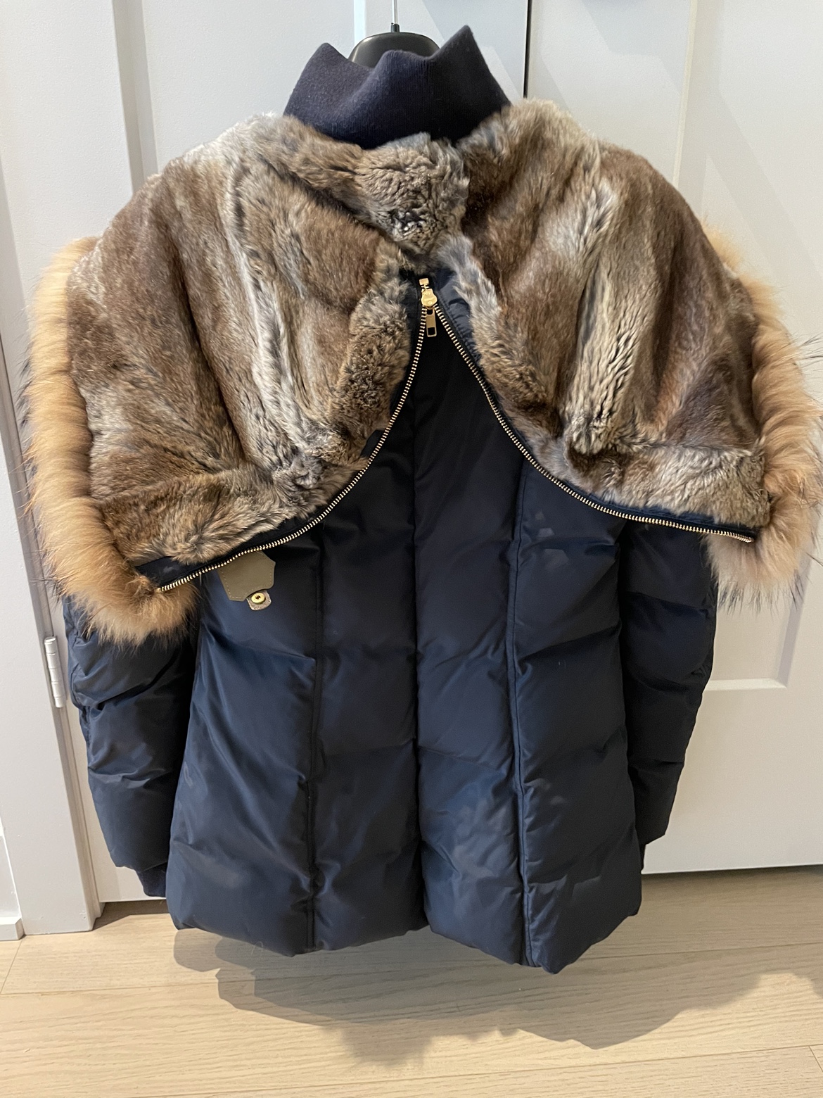 Mackage Down Jacket Women’s Medium - photo 3