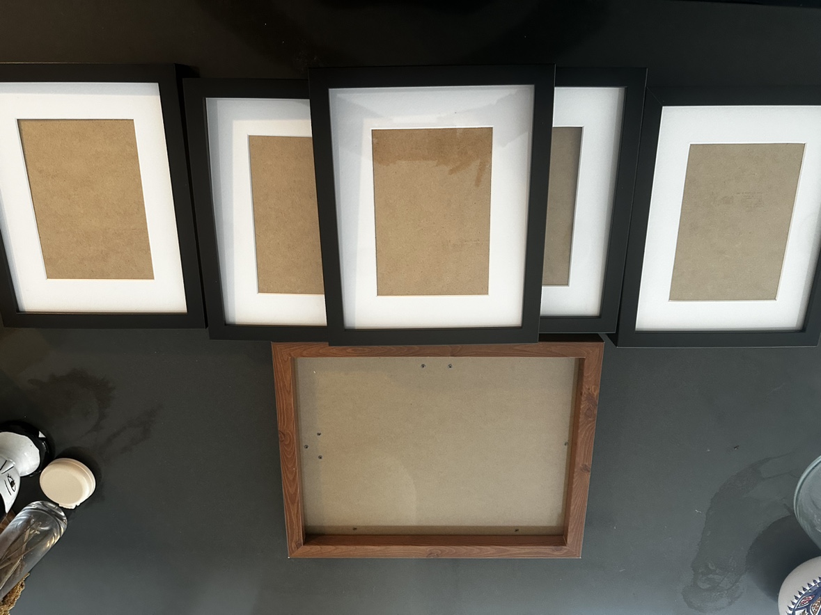 6 frames (also available individually - see details) thumbnail