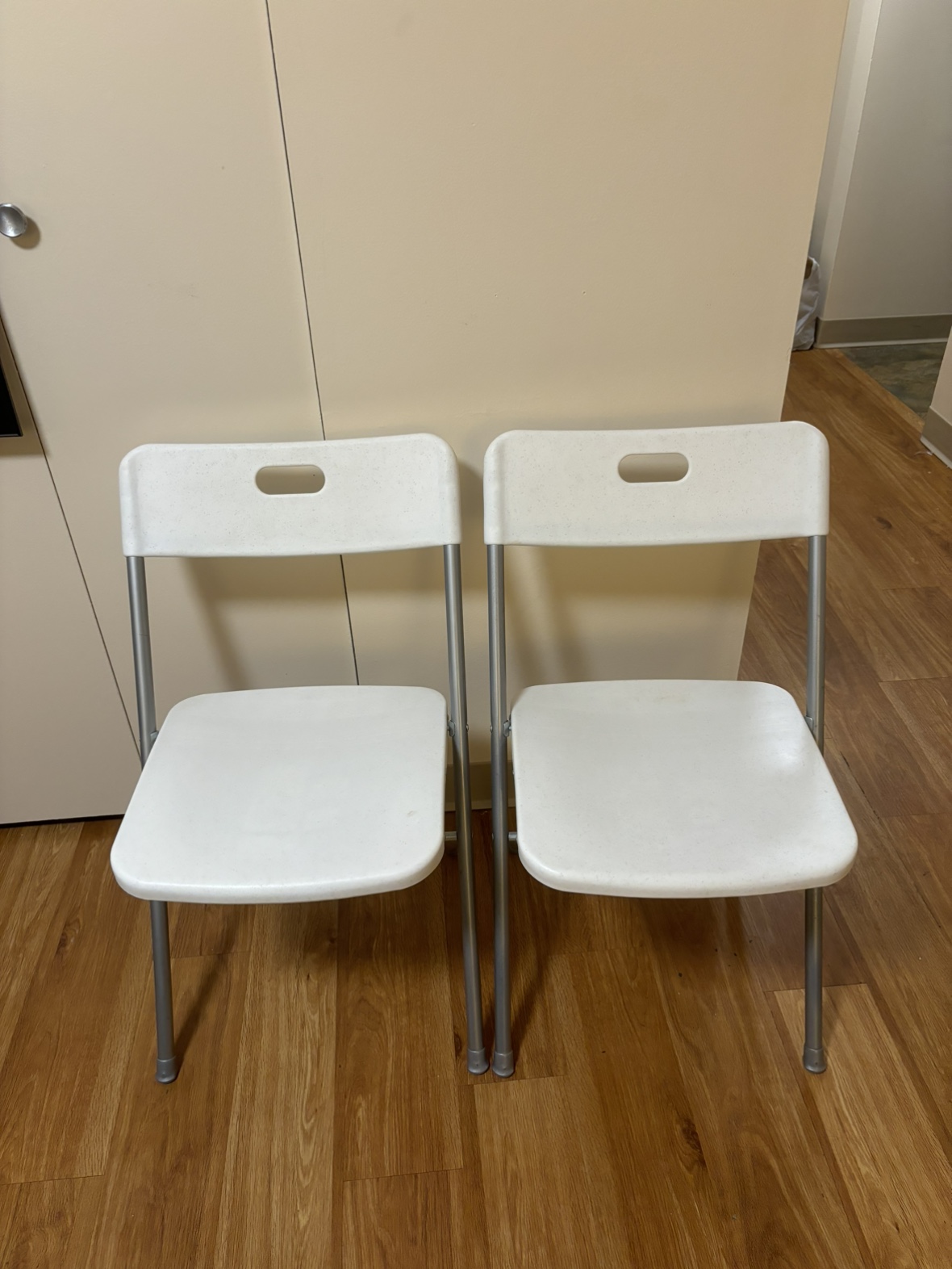 Folding Chairs - photo 2