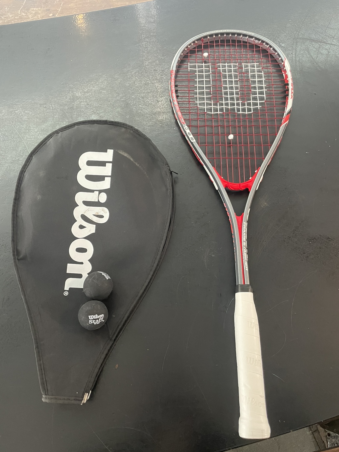 Wilson impact Pro 900 Squash racquet thumbnail