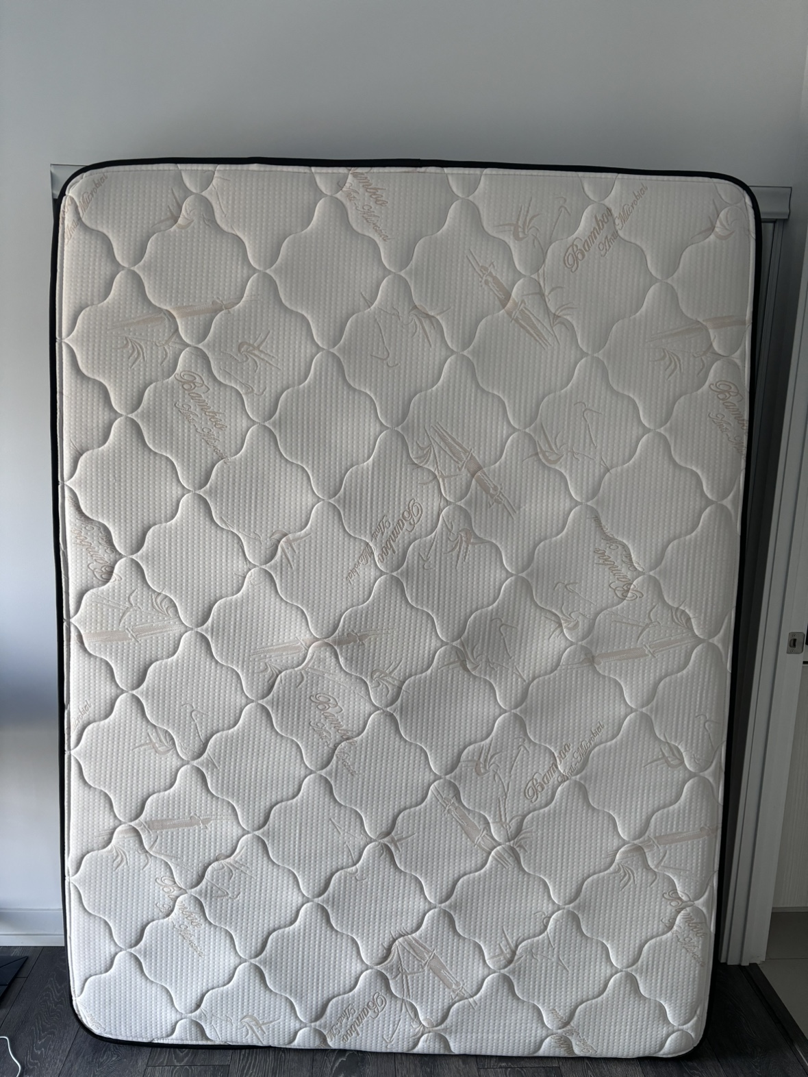 QUEEN MATTRESS