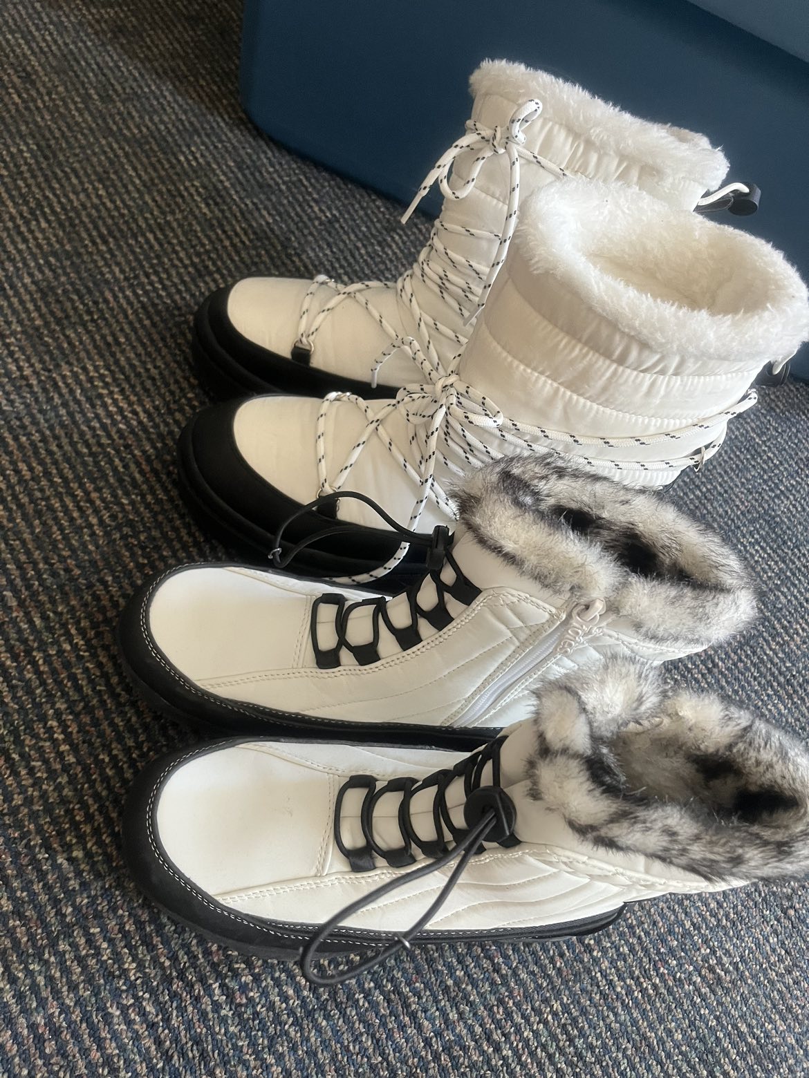 Woman’s winter boots thumbnail