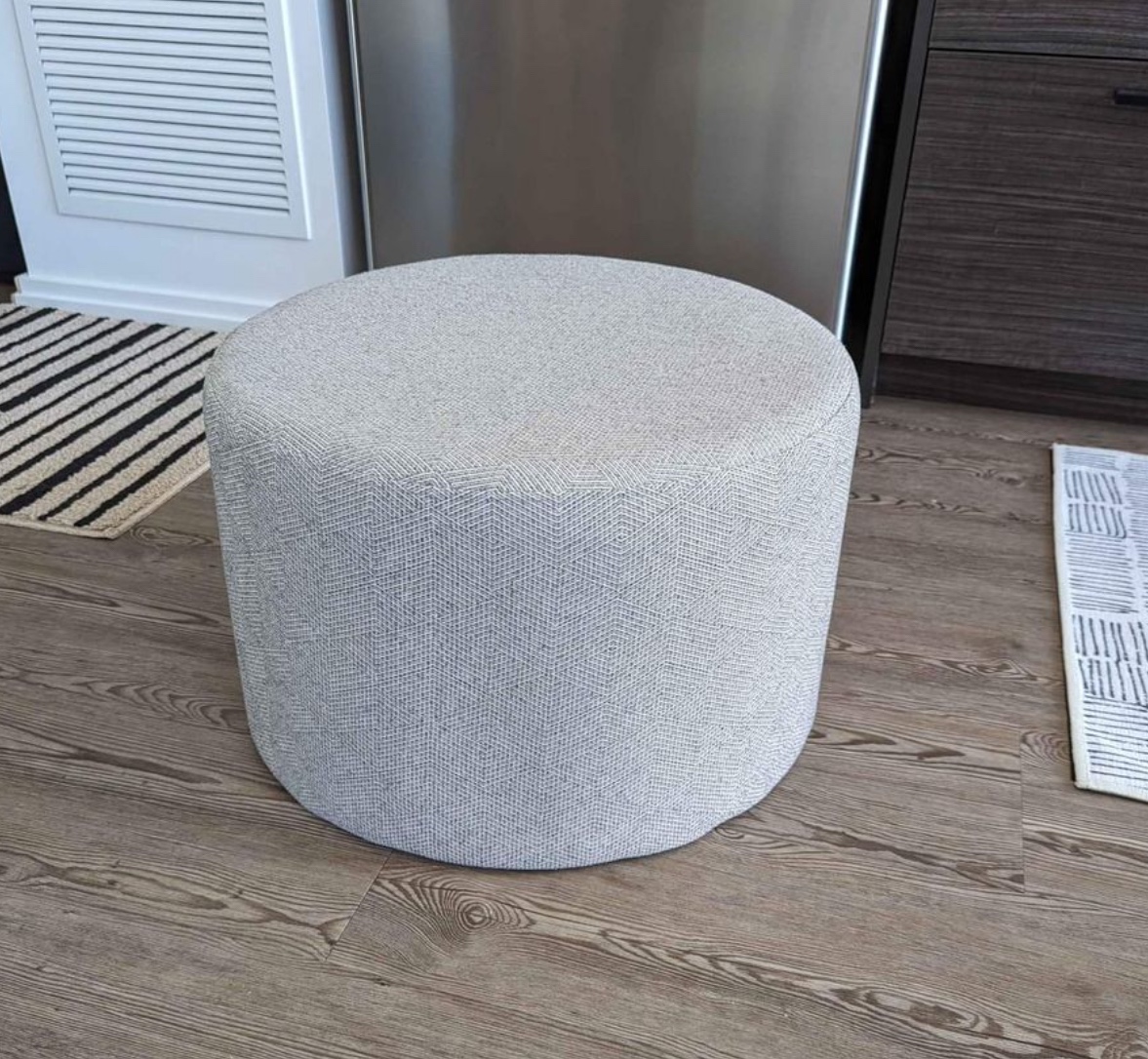 Round Grey Ottoman - photo 2