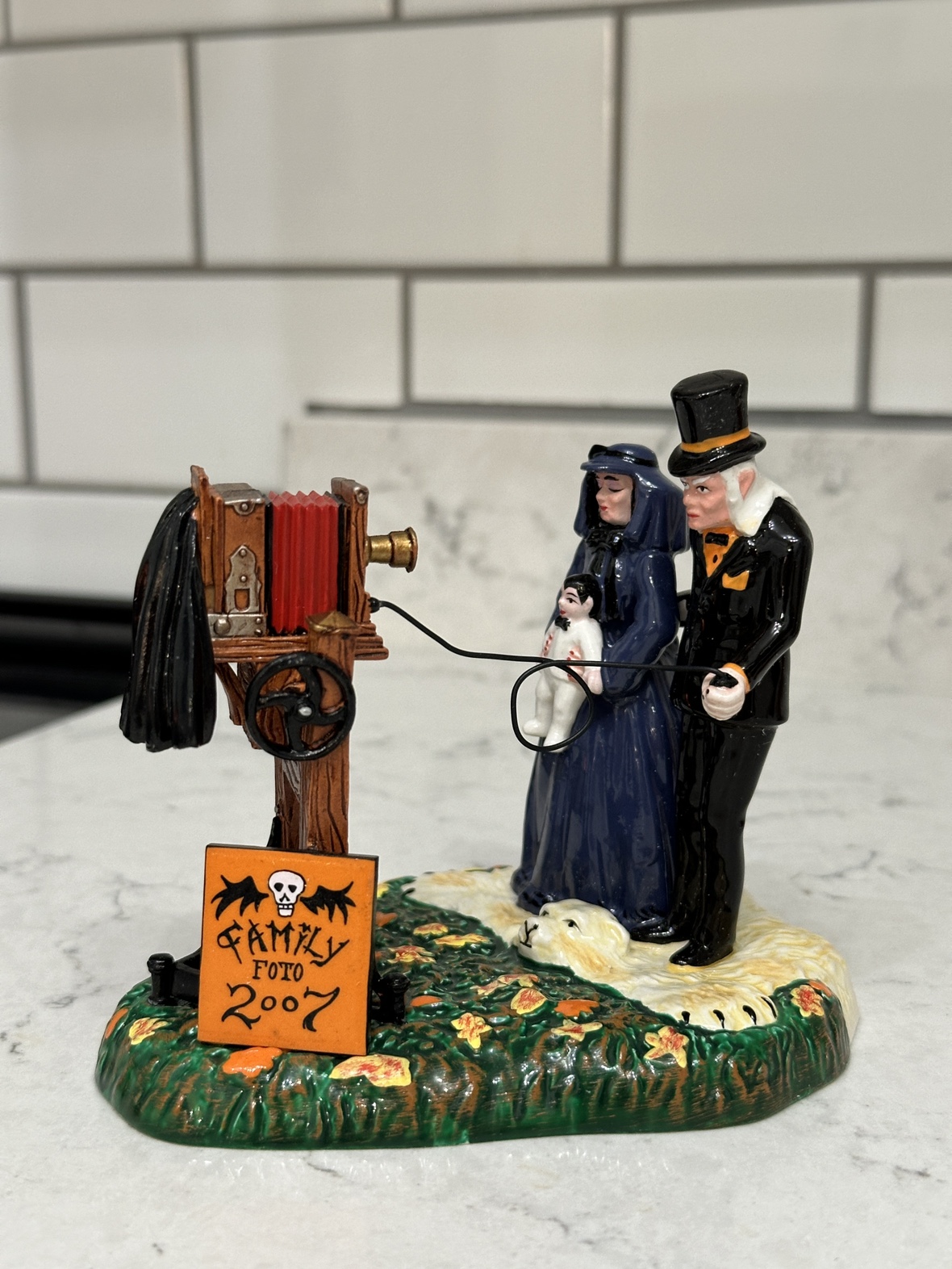 Department 56 A Gravely Haunting 2007 Halloween Firgurine