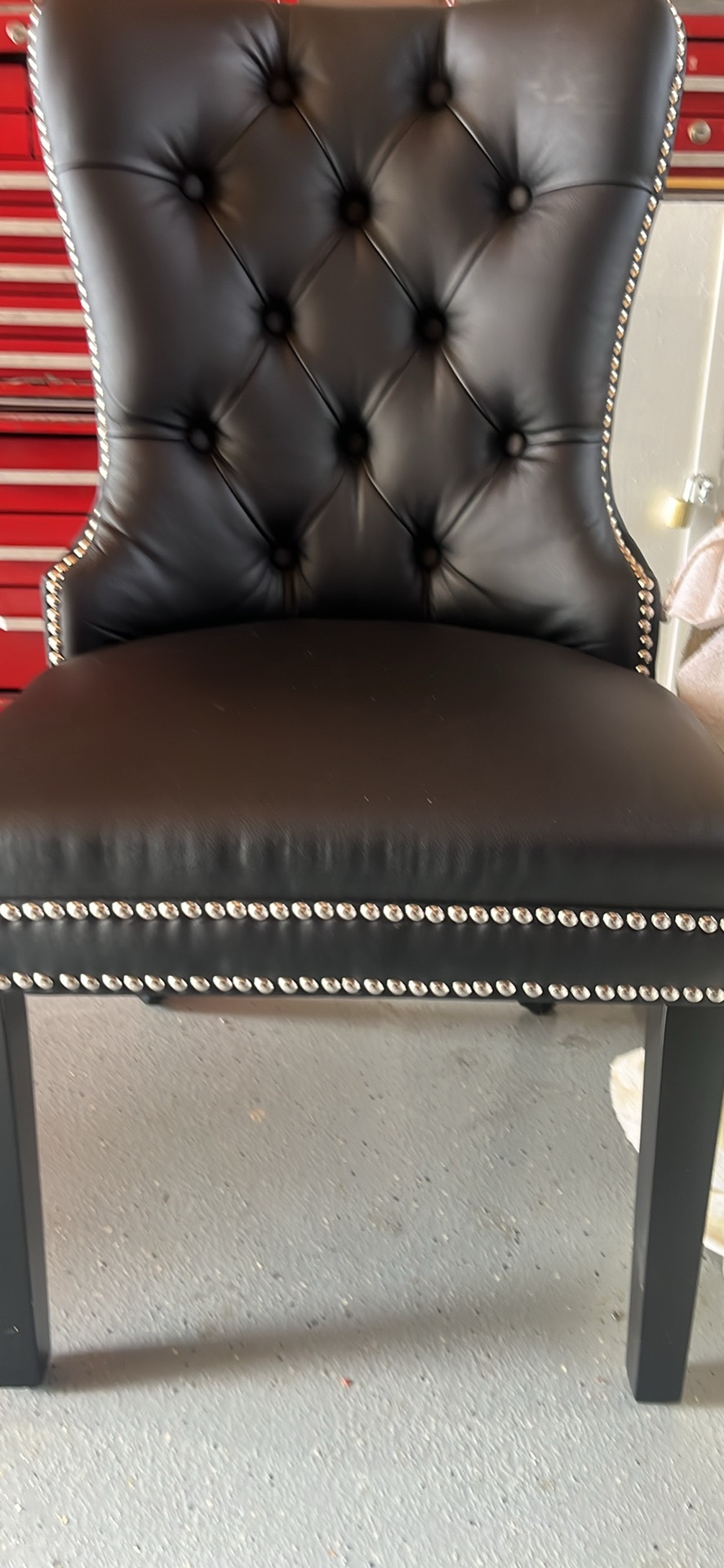 Black tufted chairs - photo 3