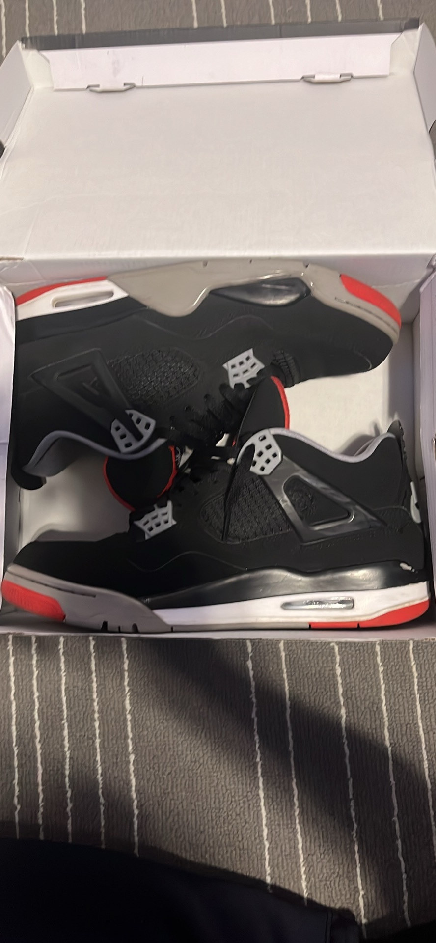 Jordan 4 breds