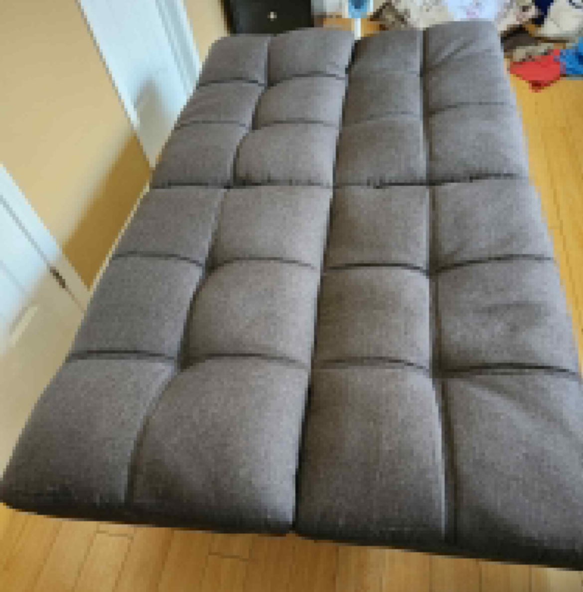Sofa converts to bed - photo 2